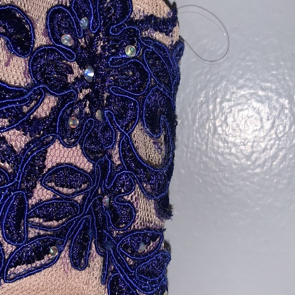 DARK BLUE LACE GOWN PADDED BRA INCLUDED AND SLIT DOWN THE BOTTOM - Picture 7 of 11